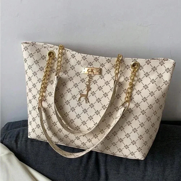 ⚠️Clearance Beige White Patterned Large Tote Shoulder Bag Gold Pendant - Picture 2 of 11